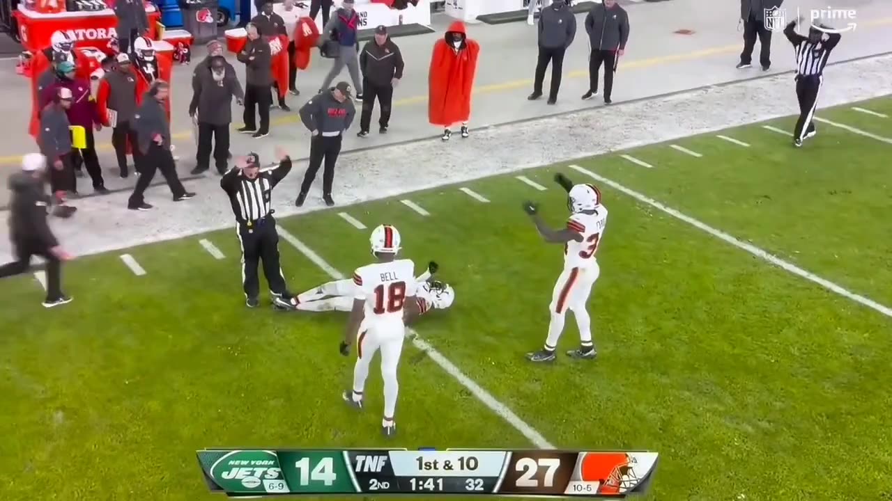 Browns Elijah Moore exits game with concussion after head hits turf in scary ‘TNF’ moment