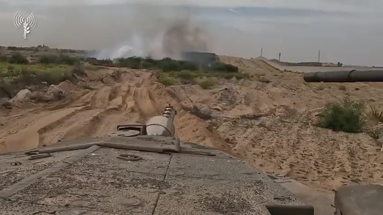 Israeli tanks fear the bushes, which are also known for stopping Ukrainian counteroffensives 😅