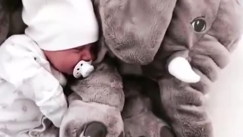 Magnifique Peluche Éléphant