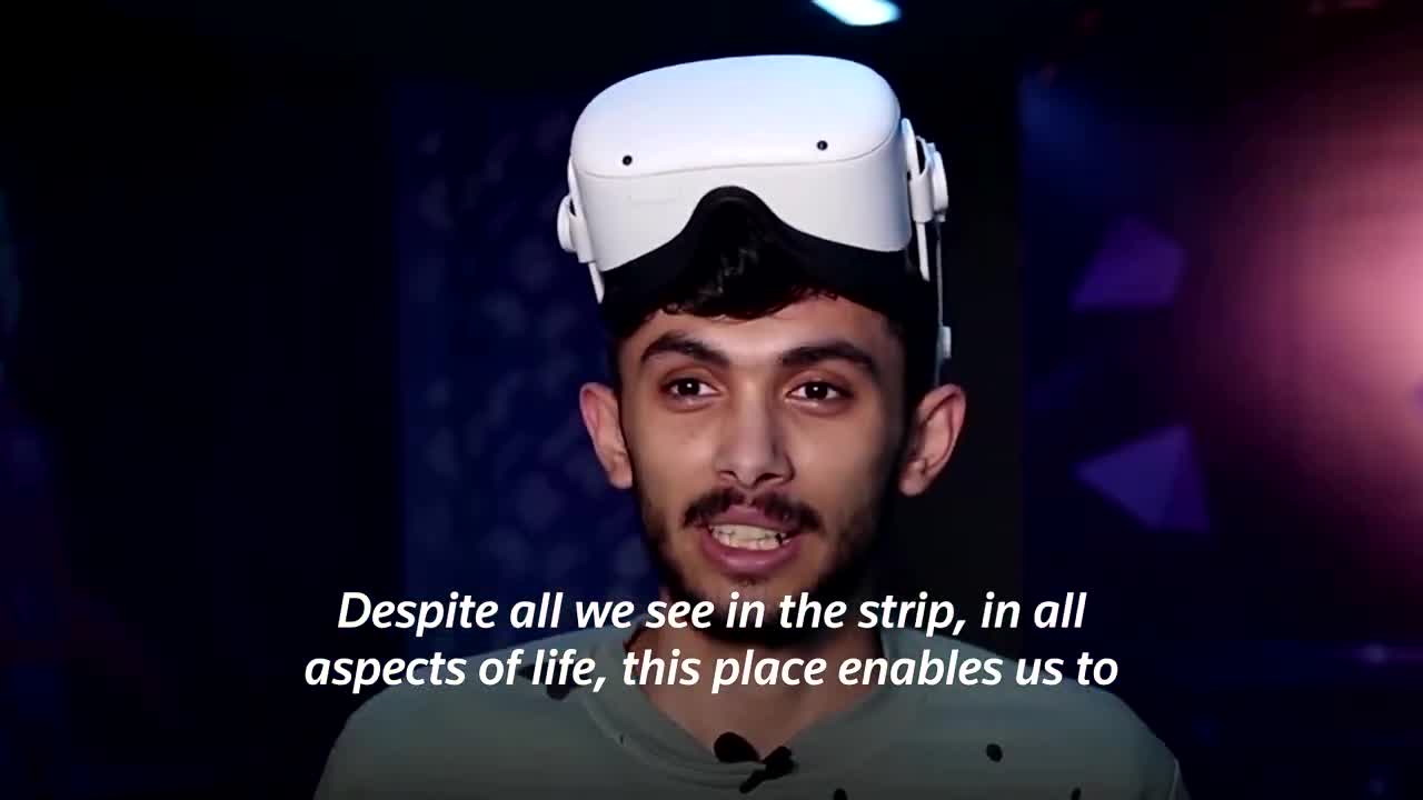 Virtual reality cafe serves up escape for Gaza youth