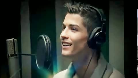 Ronaldo singing bollywood song (bol chudiya)