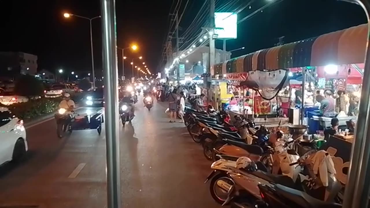 Arriving at the Hua Hin Night Market