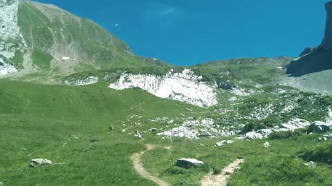 Hiking at Tardevant Lake - French Alps - Altitude