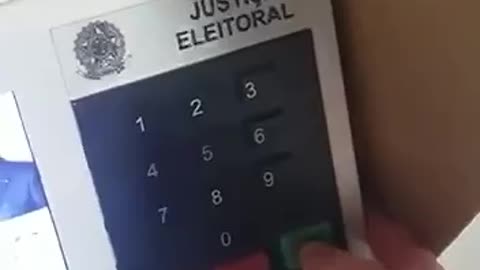 Another great voting machine somewhere in Brazil.