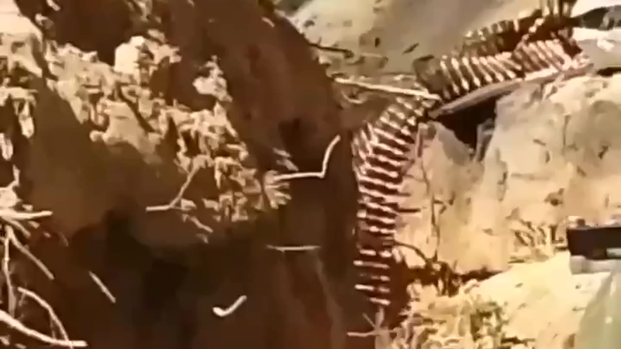 Russian tank worked in its own way😁😁👍