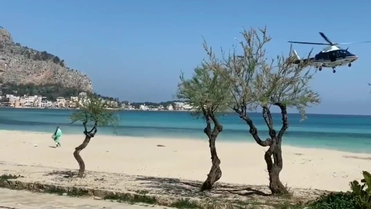 New Italian beach games