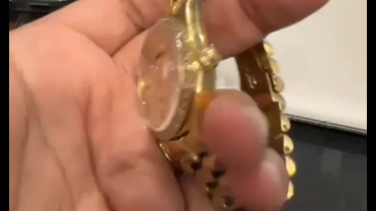 Watch 18k gold 7.ct diamond 💎