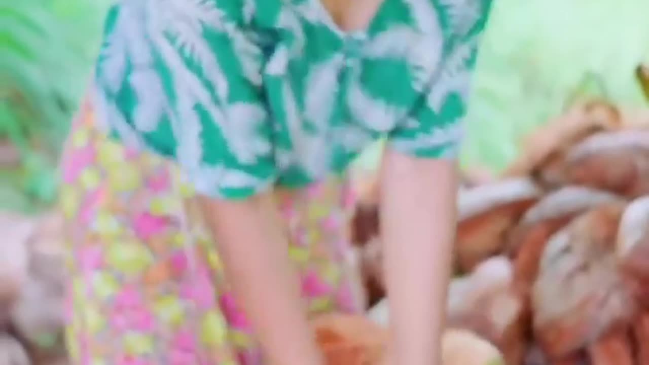 Coconut cutting skill 😉😉