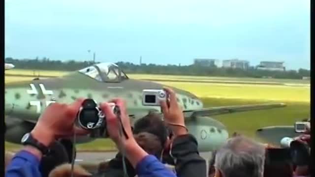 Messerschmitt Me 262 "Schwalbe" - First Flight Over Berlin after 61 Years, Historical Footage!