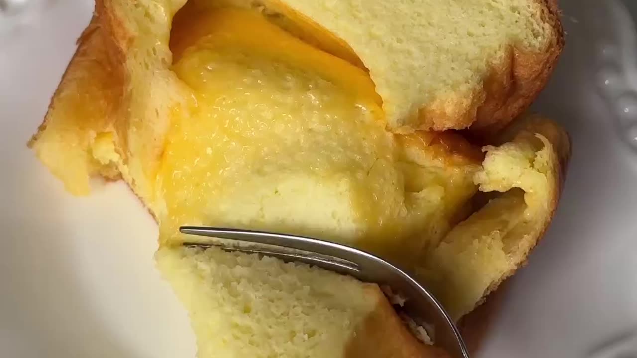 Cheddar cheese souffle castella🧀