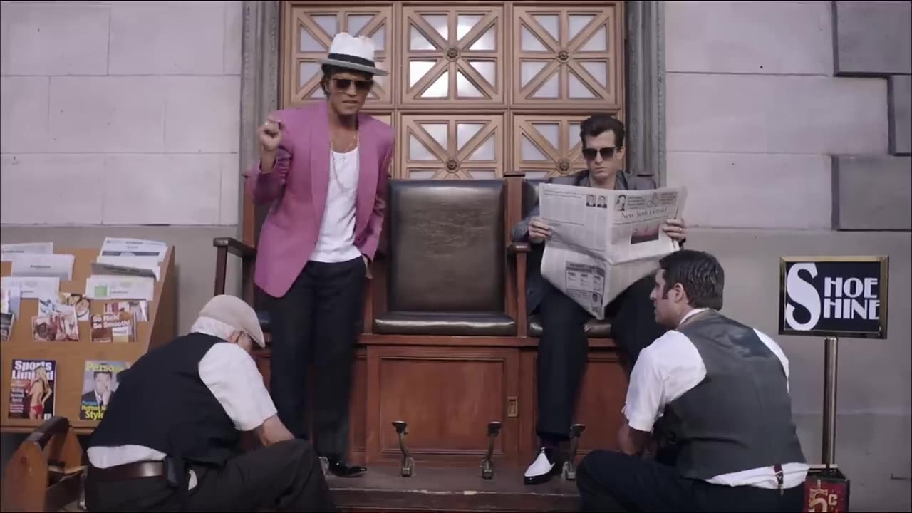 Mark Ronson Feat. Bruno Mars "Uptown Funk"