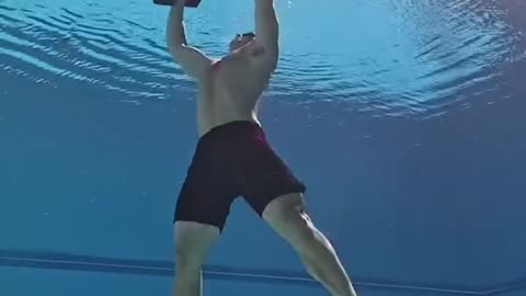 Incredible underwater weight training 💪