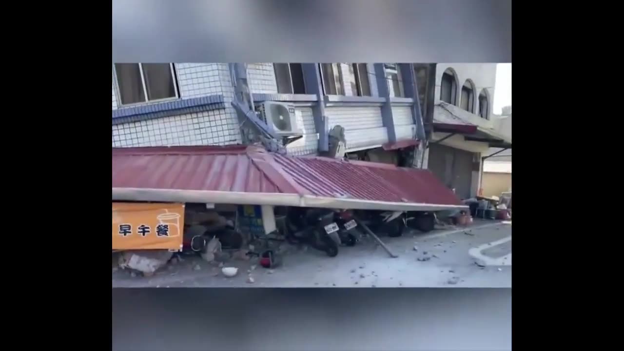 Massive 7 5 Mag Earthquake Hits Taiwan Tsunami Warning Hits Japan