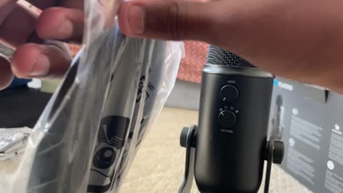 Blue Yeti Mic Unboxing