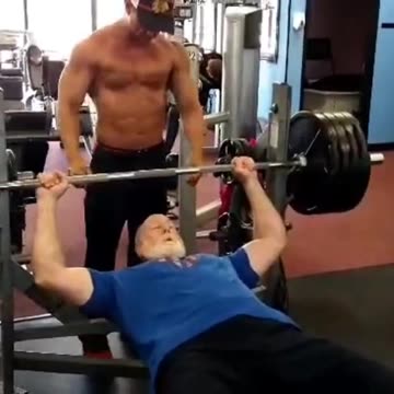 455lbs raw bench, Crazy old man