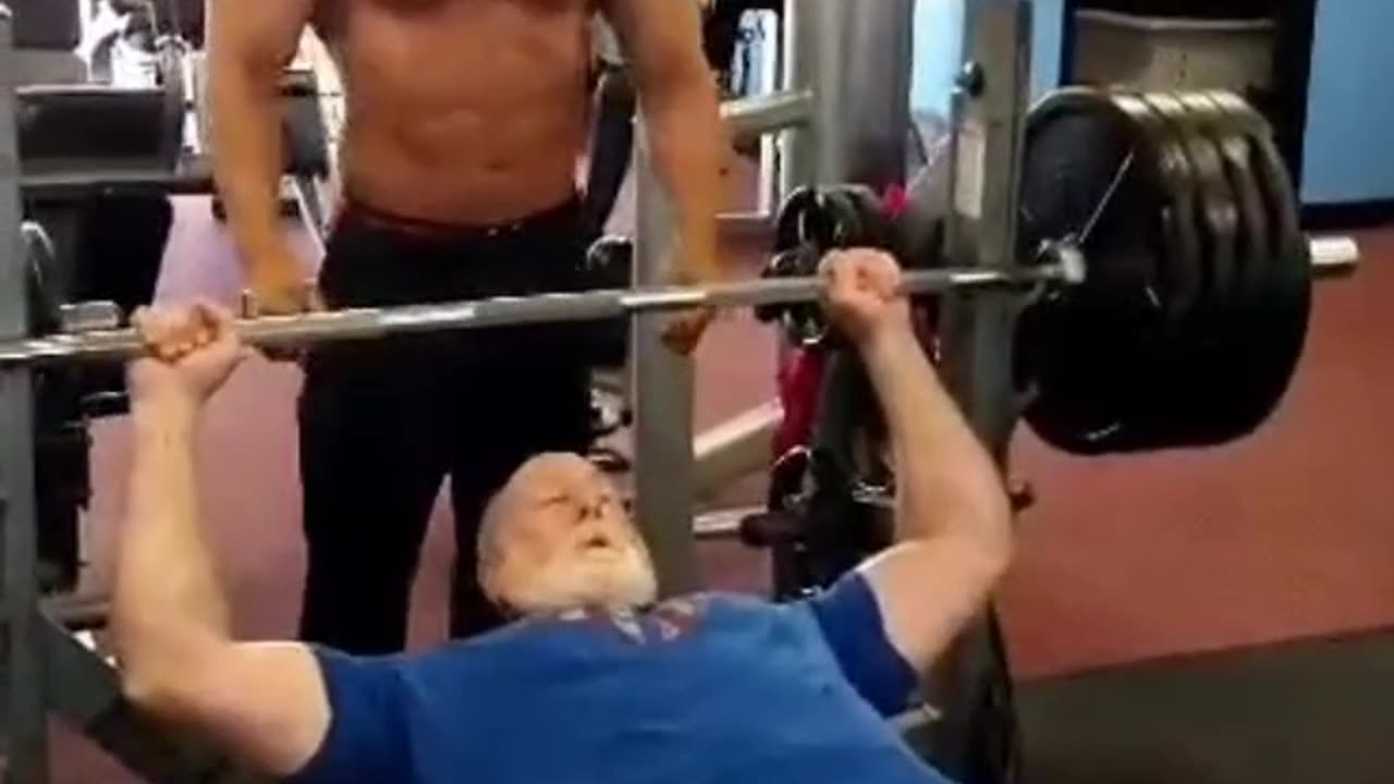 455lbs raw bench, Crazy old man