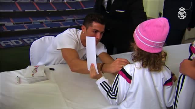 Cristiano Ronaldo and Sergio Ramos meet Real Madrid fans in Las Palmas