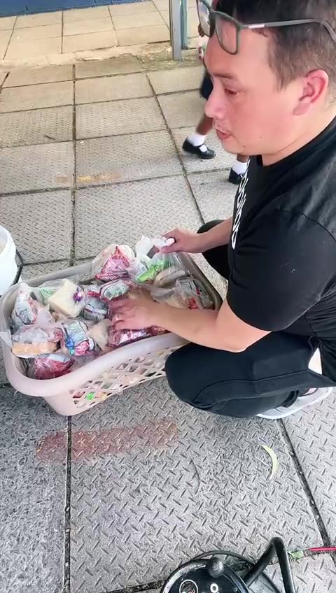 Tiktok star uses earnings to feed pupils