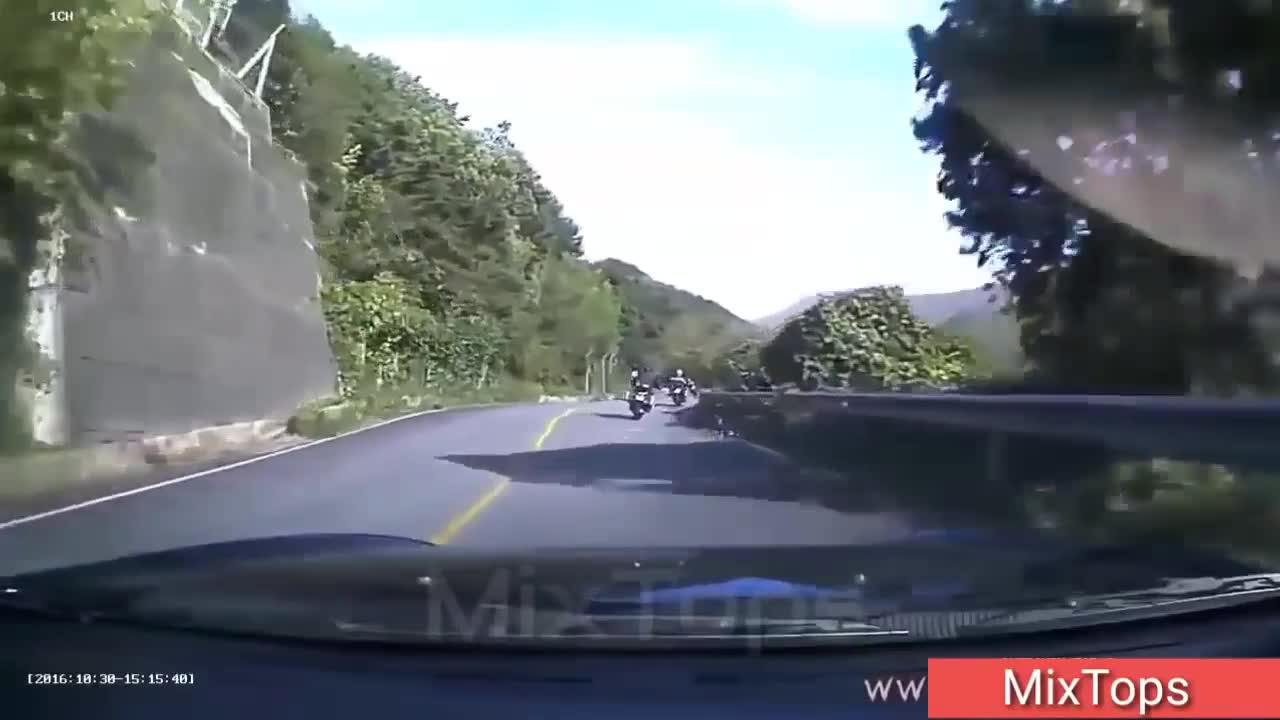 ACCIDENTES y caídas motos captados en vídeo- New 201