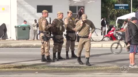 Manifestantes bolsonaristas atacam viaturas no Pará | SBT Brasil (07/11/22)