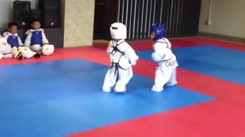 EPIC !!Taekwondo battle 3 year old kids!! SO CUTE!