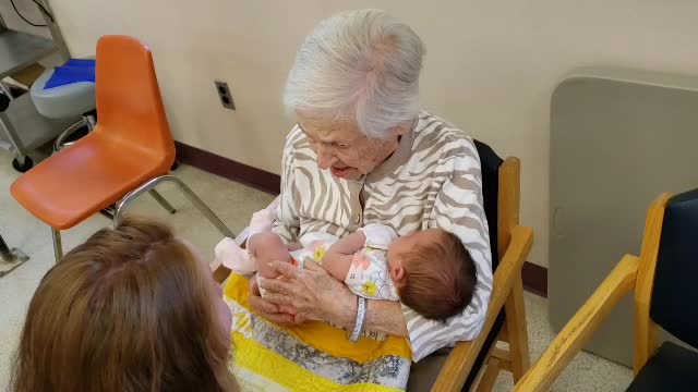 108-Year-Old Great Great Grandmother Meets Newborn Baby