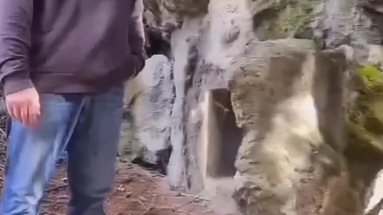 Hidden in the rock 👀