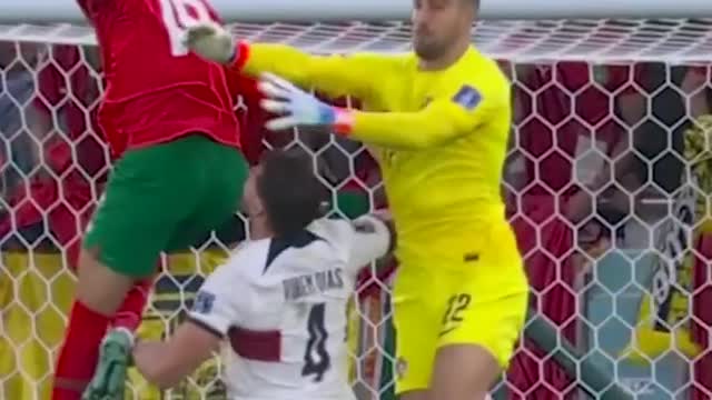 WHAT A LEAP! Youssef En-Nesyri jumps highest to score famous winner v Portugal #ShortsFIFAWorldCup