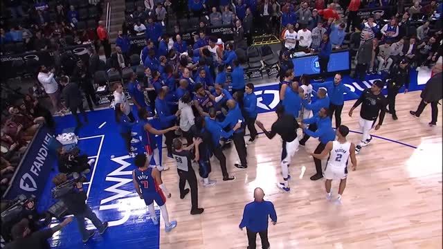 Mo Wagner starts ALL IN FIGHT after shoving Killian Hayes into crowd 😱 Pistons vs Magic