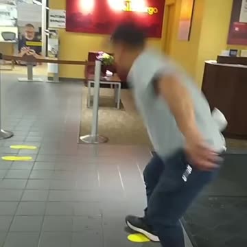 THE 6 FOOT RULE 🤣