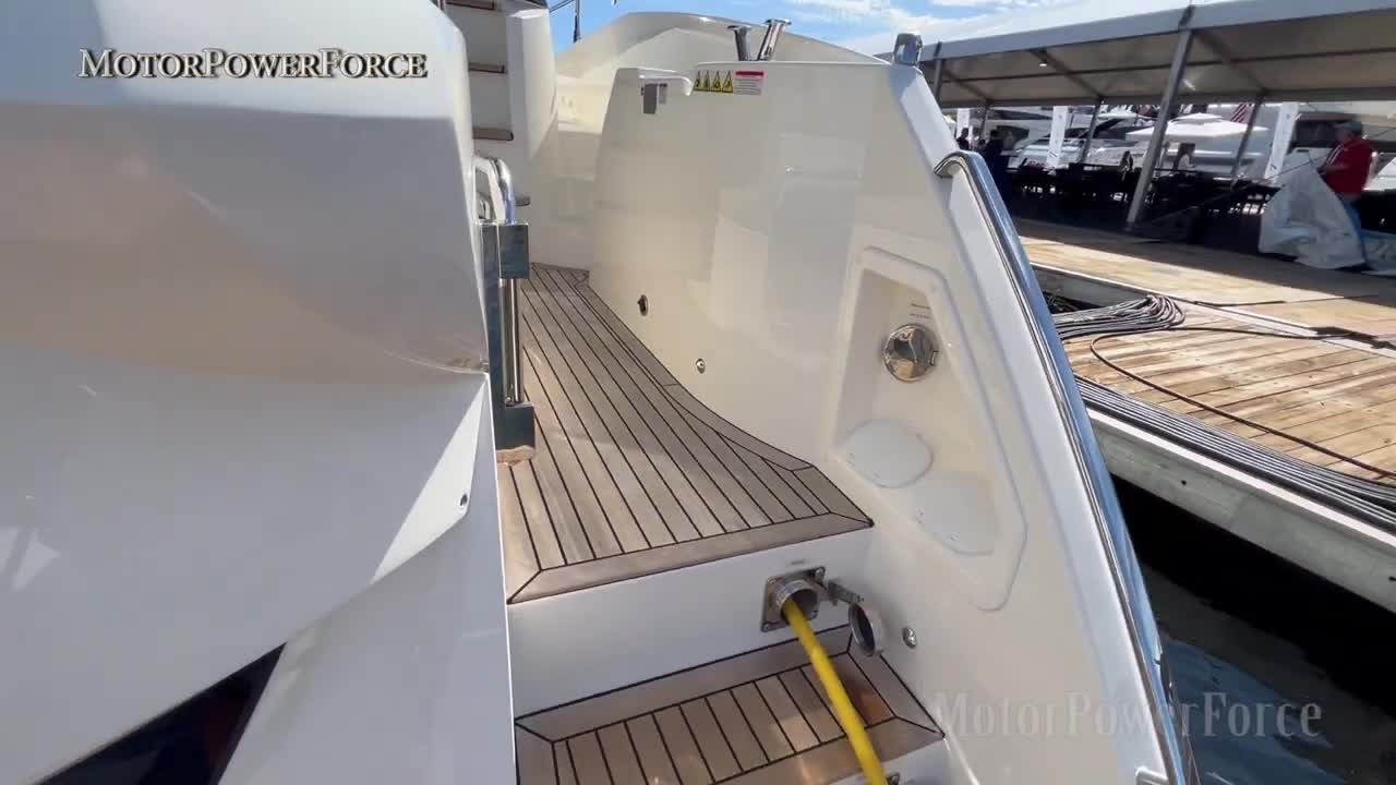 2022 Absolute 50 Flybridge Yacht