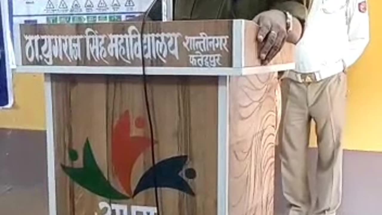 हाथ छोड़ के चलाओगे तो दुनिया का साथ छोड़ जाओगे