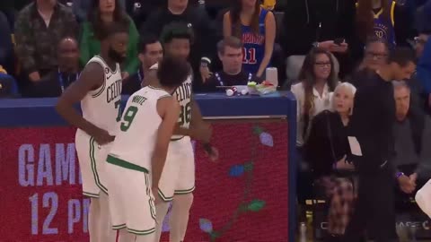 🔊 Marcus Smart is quarterbacking the Celtics' defense