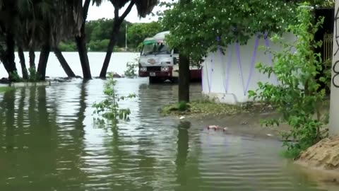 Heavy rains lash Sri Lanka causing widespread flooding