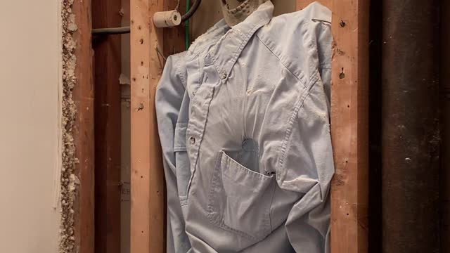 Owners Renovating Bathroom Find Model Skeleton with a Note