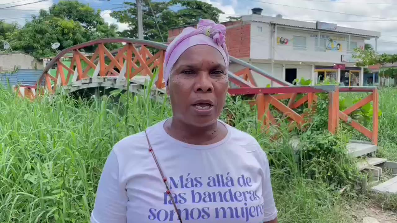 Video: La zozobra de una madre y sus hijos por caño que se desborda en Fredonia