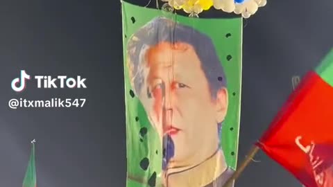 Imran Khan pic balloon fly