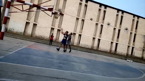 1v1 basketball match 16 y old | street ball |