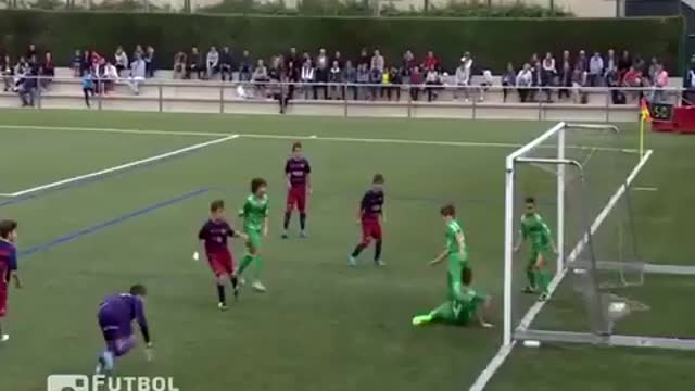 Incredible goal from a Barcelona academy side