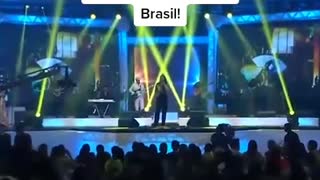 Está cantora merece nosso respeito!!!!