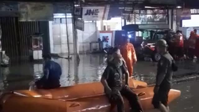 Banjir gaint permata Tangerang