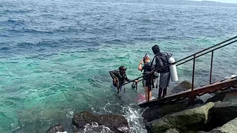 Male beach duburi training