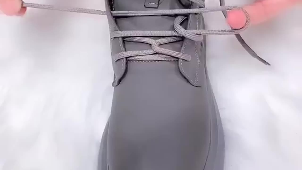 Tying shoelaces