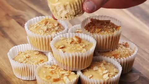 MINI PEANUT BUTTERCHEESECAKES