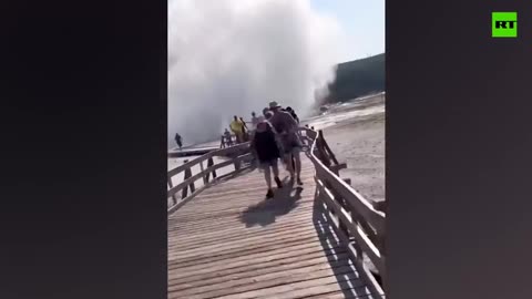 Giant explosion rocks Yellowstone Park