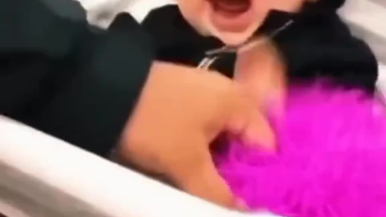 BAD! WHY SCARE CAM THEM?