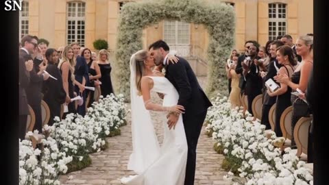 Hannah Godwin Reveals Why She Didn't Carry a Bouquet Down the Aisle 'Saved the Wedding Day