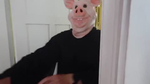 PIGGY SORT DE L'ECRAN ! IL REVIENT !