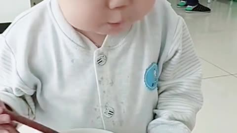 Baby eat noodles