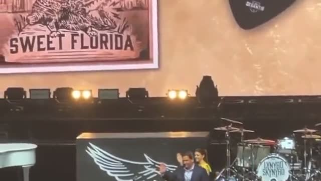 DeSantis surprises fans at Lynyrd Skynyrd concert after suddenly walking out on stage to ROARING “USA!” Chants.